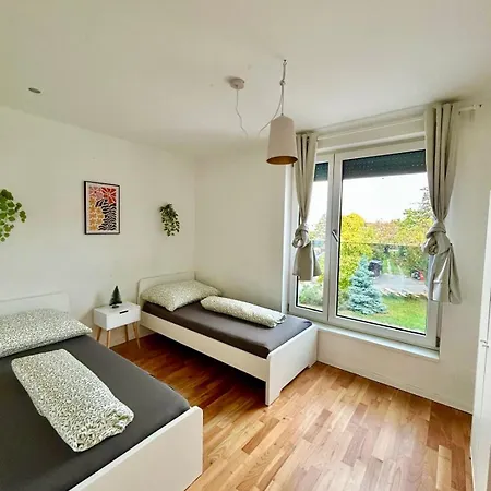 Spacious Modern With Free Parking * Gerasdorf bei Wien