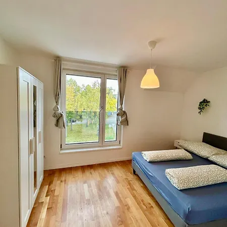 Spacious Modern With Free Parking *