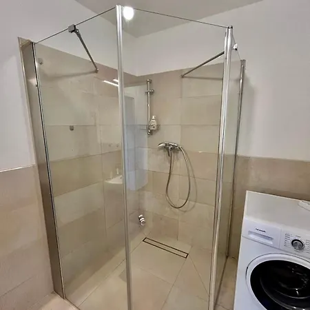 Apartamento Spacious Modern With Free Parking Gerasdorf bei Wien