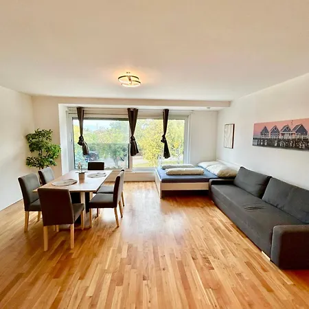 Spacious Modern With Free Parking Gerasdorf bei Wien